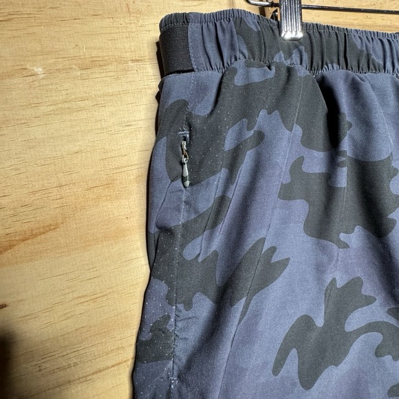 Rhone Shorts‎ Mens Size Large Blue Camo Lined Athletic Gym Workout Stretch 7" - Picture 2 of 7